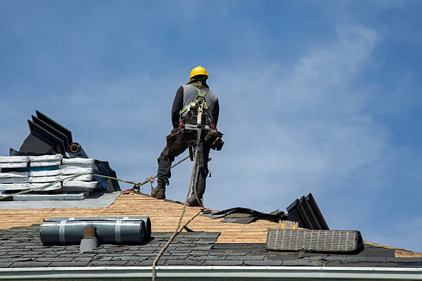 Professional Roofing technician working in Connell, WA